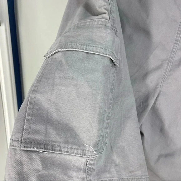 Wrangler Relax Fit Cargo Grey Shorts Men size 42 - Picture 4 of 10